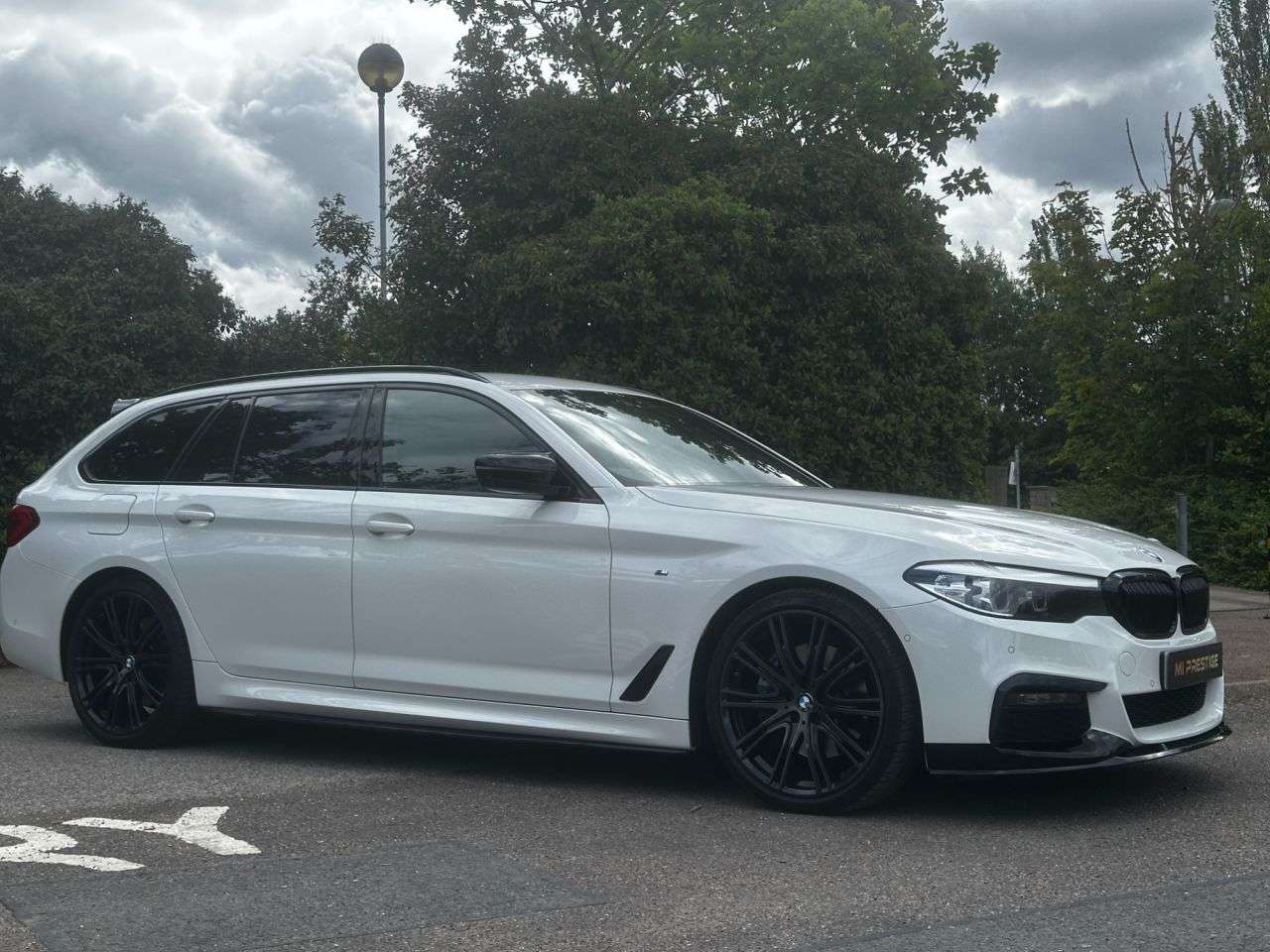 A 2017 BMW 5 SERIES 3.0 530d M Sport Touring 5dr Diesel Auto xDrive Euro 6 (s/s) (265 ps) UPGRA A 2017 BMW 5 SERIES 3.0 530d M Sport Touring 5dr Diesel Auto xDrive Euro 6 (s/s) (265 ps) UPGRA