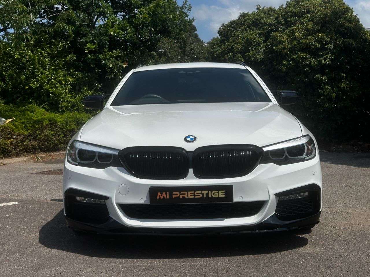 A 2017 BMW 5 SERIES 3.0 530d M Sport Touring 5dr Diesel Auto xDrive Euro 6 (s/s) (265 ps) HK-HU A 2017 BMW 5 SERIES 3.0 530d M Sport Touring 5dr Diesel Auto xDrive Euro 6 (s/s) (265 ps) HK-HU