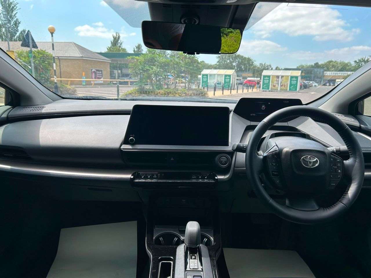 2025 TOYOTA PRIUS 2025 TOYOTA PRIUS