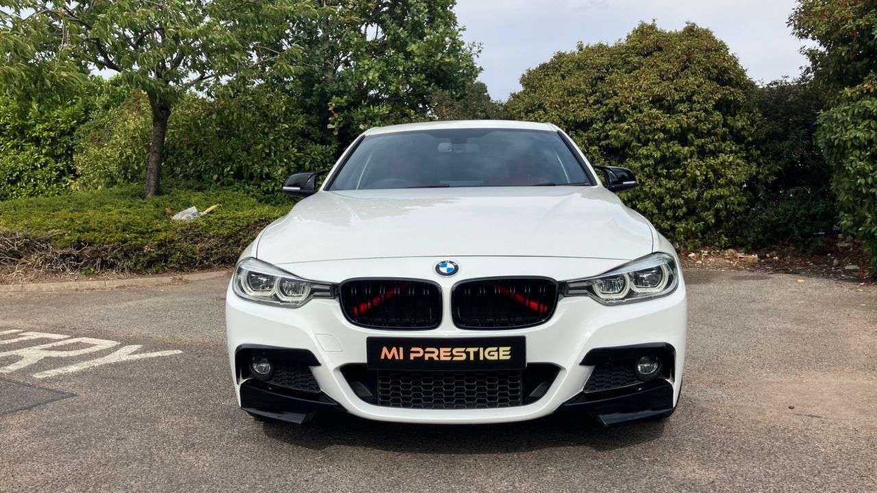 A 2016 BMW 3 SERIES 2.0 320i M Sport Saloon 4dr Petrol Auto xDrive Euro 6 (s/s) (184 ps) CARPLA A 2016 BMW 3 SERIES 2.0 320i M Sport Saloon 4dr Petrol Auto xDrive Euro 6 (s/s) (184 ps) CARPLA
