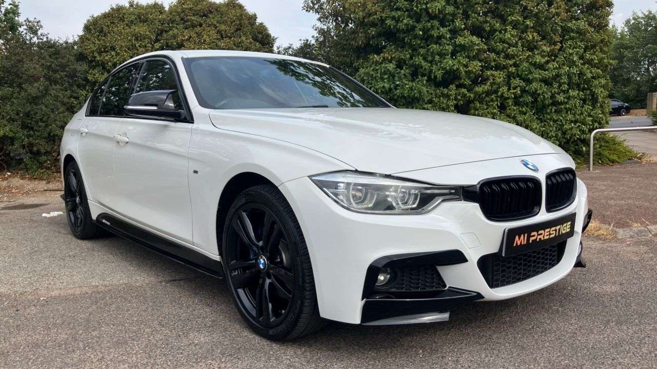A 2016 BMW 3 SERIES 2.0 320i M Sport Saloon 4dr Petrol Auto xDrive Euro 6 (s/s) (184 ps) CARPLA A 2016 BMW 3 SERIES 2.0 320i M Sport Saloon 4dr Petrol Auto xDrive Euro 6 (s/s) (184 ps) CARPLA