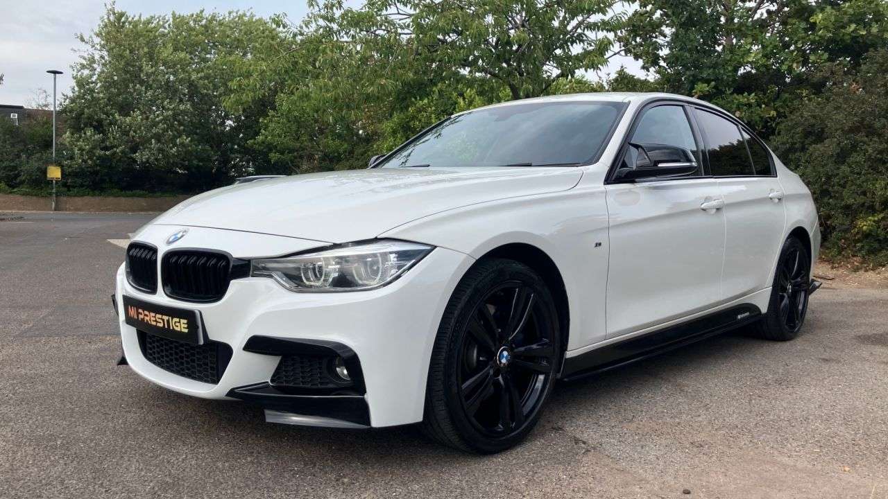 A 2016 BMW 3 SERIES 2.0 320i M Sport Saloon 4dr Petrol Auto xDrive Euro 6 (s/s) (184 ps) CARPLA A 2016 BMW 3 SERIES 2.0 320i M Sport Saloon 4dr Petrol Auto xDrive Euro 6 (s/s) (184 ps) CARPLA