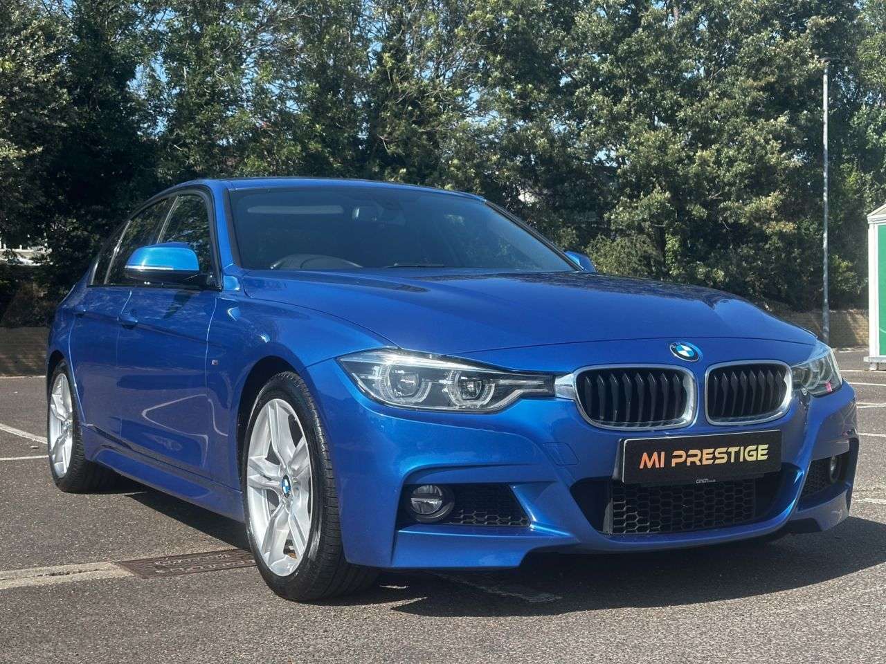A 2018 BMW 3 SERIES 2.0 320i M Sport Saloon 4dr Petrol Auto Euro 6 (s/s) (184 ps) SATNAV-DAB-BL A 2018 BMW 3 SERIES 2.0 320i M Sport Saloon 4dr Petrol Auto Euro 6 (s/s) (184 ps) SATNAV-DAB-BL