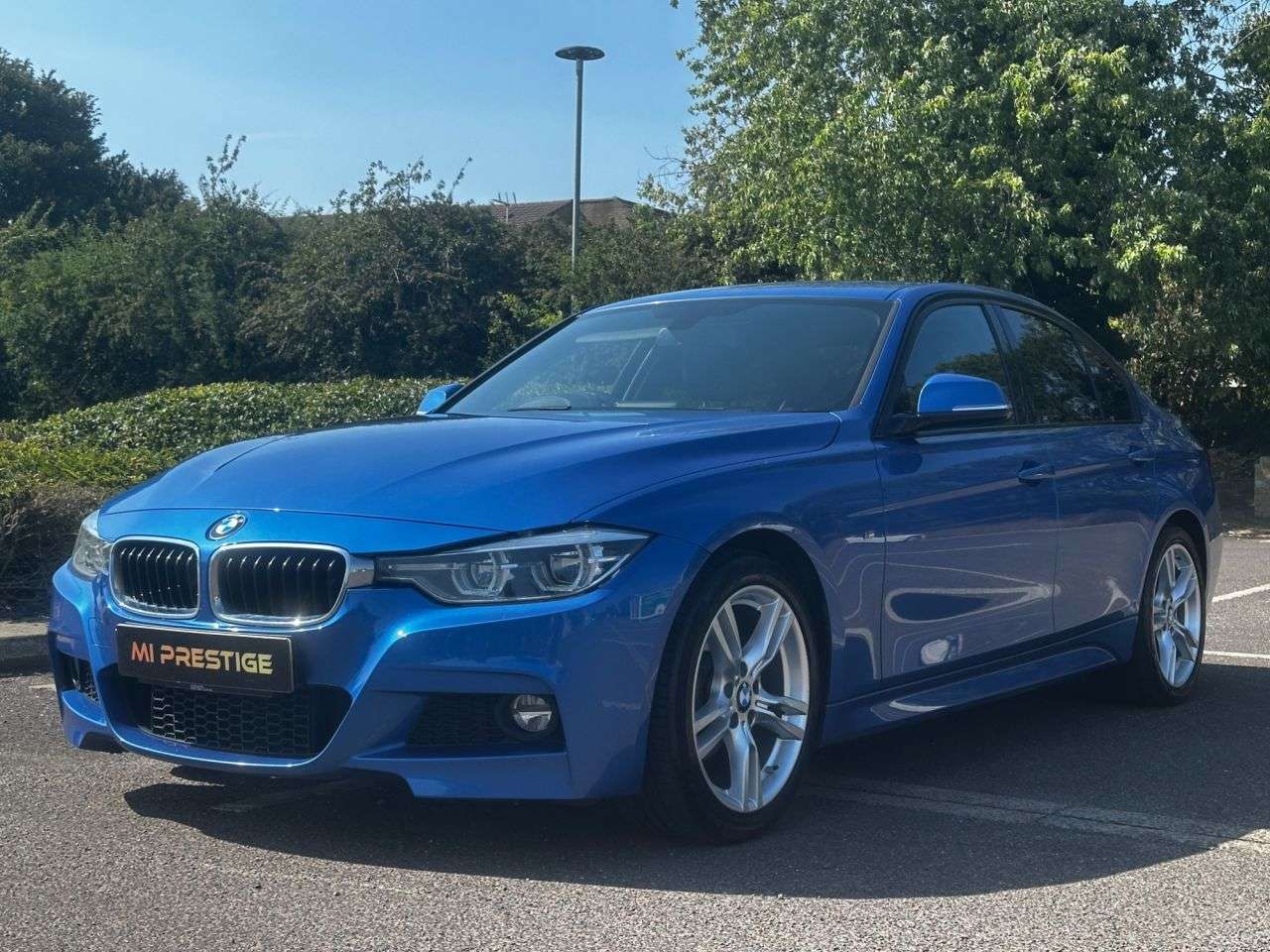 A 2018 BMW 3 SERIES 2.0 320i M Sport Saloon 4dr Petrol Auto Euro 6 (s/s) (184 ps) SATNAV-DAB-BL A 2018 BMW 3 SERIES 2.0 320i M Sport Saloon 4dr Petrol Auto Euro 6 (s/s) (184 ps) SATNAV-DAB-BL