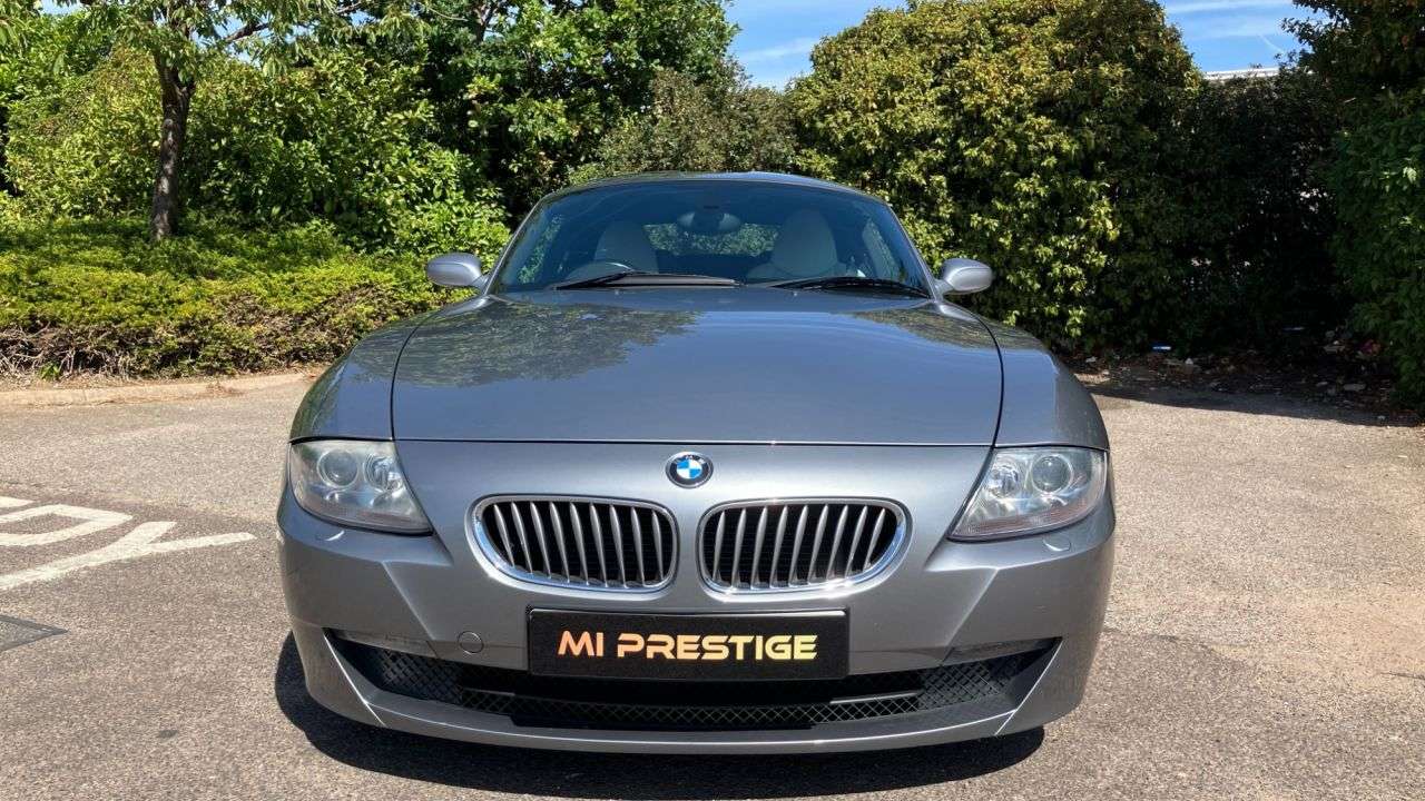 A 2006 BMW Z4 3.0 si Sport Coupe 2dr Petrol Auto Euro 4 (265 ps) PARKING AIDS - 18in ALLO A 2006 BMW Z4 3.0 si Sport Coupe 2dr Petrol Auto Euro 4 (265 ps) PARKING AIDS - 18in ALLO