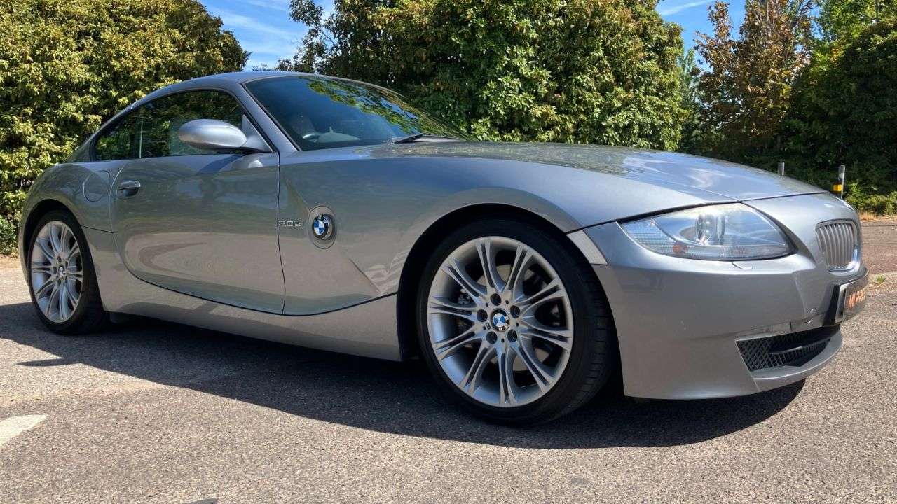 A 2006 BMW Z4 3.0 si Sport Coupe 2dr Petrol Auto Euro 4 (265 ps) PARKING AIDS - 18in ALLO A 2006 BMW Z4 3.0 si Sport Coupe 2dr Petrol Auto Euro 4 (265 ps) PARKING AIDS - 18in ALLO