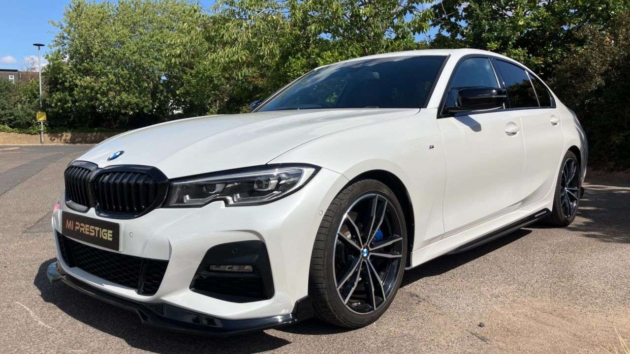 A 2019 BMW 3 SERIES 2.0 330i M Sport Saloon 4dr Petrol Auto Euro 6 (s/s) (258 ps) 19in ALLOYS-T A 2019 BMW 3 SERIES 2.0 330i M Sport Saloon 4dr Petrol Auto Euro 6 (s/s) (258 ps) 19in ALLOYS-T