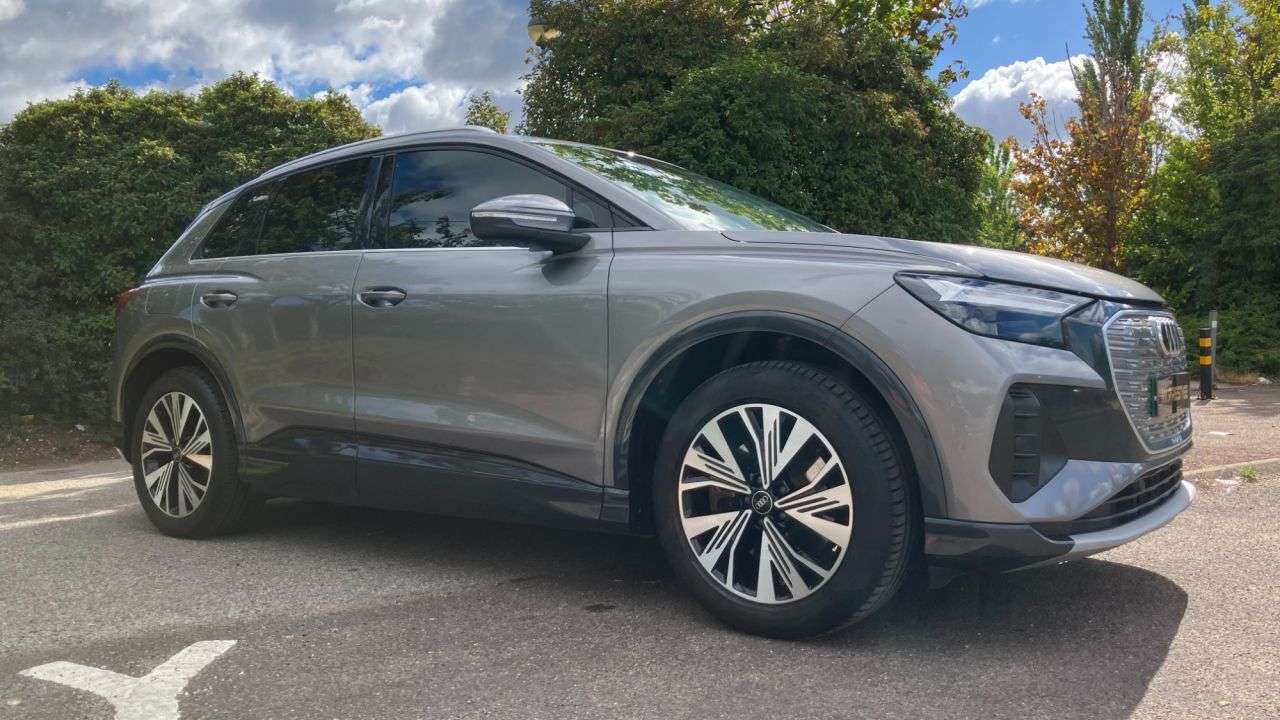 A 2023 AUDI Q4 E-TRON 40 Sport SUV 5dr Electric Auto 82kWh (204 ps) PARKING AIDS - 3 ZONE AIR CON A 2023 AUDI Q4 E-TRON 40 Sport SUV 5dr Electric Auto 82kWh (204 ps) PARKING AIDS - 3 ZONE AIR CON