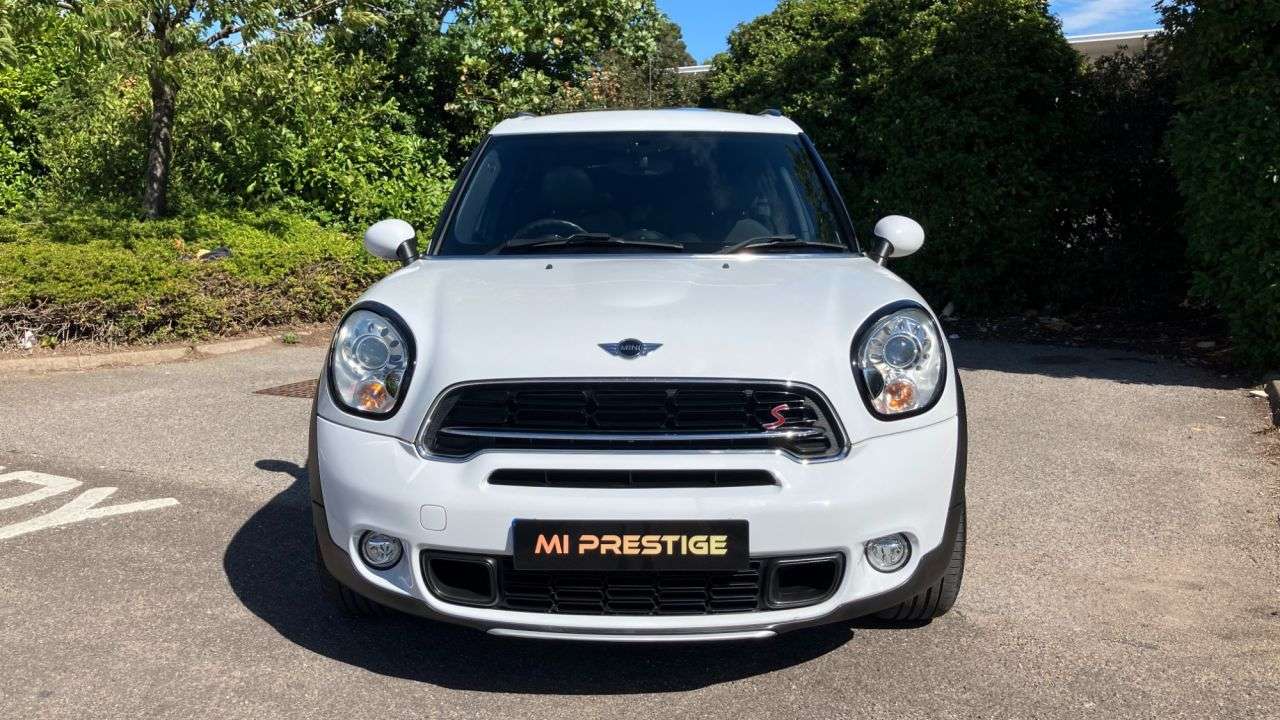 A 2014 MINI COUNTRYMAN 1.6 Cooper S SUV 5dr Petrol Auto ALL4 Euro 5 (184 ps) CHILI PACK-MEDIA PACK A 2014 MINI COUNTRYMAN 1.6 Cooper S SUV 5dr Petrol Auto ALL4 Euro 5 (184 ps) CHILI PACK-MEDIA PACK