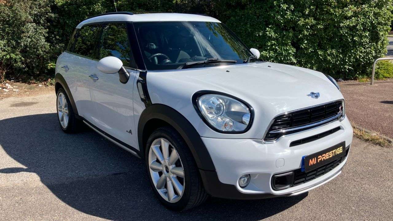A 2014 MINI COUNTRYMAN 1.6 Cooper S SUV 5dr Petrol Auto ALL4 Euro 5 (184 ps) CHILI PACK-MEDIA PACK A 2014 MINI COUNTRYMAN 1.6 Cooper S SUV 5dr Petrol Auto ALL4 Euro 5 (184 ps) CHILI PACK-MEDIA PACK