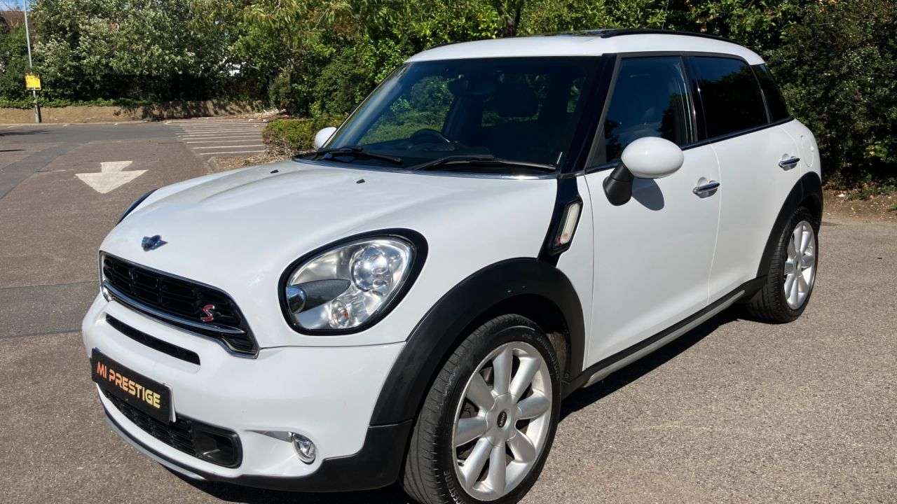A 2014 MINI COUNTRYMAN 1.6 Cooper S SUV 5dr Petrol Auto ALL4 Euro 5 (184 ps) CHILI PACK-MEDIA PACK A 2014 MINI COUNTRYMAN 1.6 Cooper S SUV 5dr Petrol Auto ALL4 Euro 5 (184 ps) CHILI PACK-MEDIA PACK