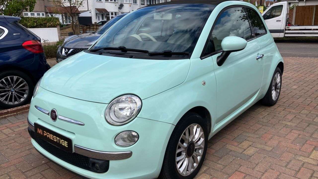 A 2014 FIAT 500C 1.2 Lounge Convertible 2dr Petrol Manual Euro 6 (s/s) (69 bhp) BLUE & ME-SM A 2014 FIAT 500C 1.2 Lounge Convertible 2dr Petrol Manual Euro 6 (s/s) (69 bhp) BLUE & ME-SM