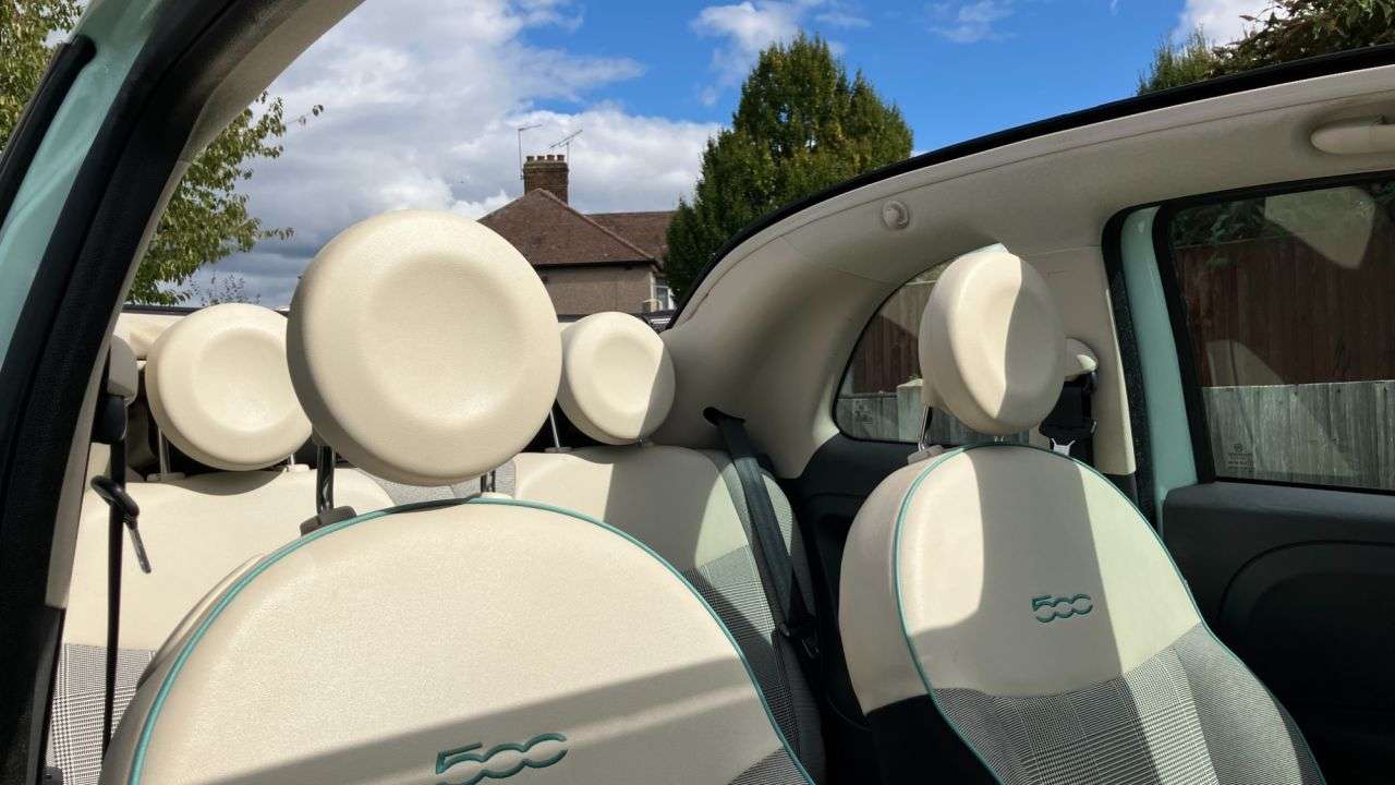 A 2014 FIAT 500C 1.2 Lounge Convertible 2dr Petrol Manual Euro 6 (s/s) (69 bhp) BLUE & ME-SM A 2014 FIAT 500C 1.2 Lounge Convertible 2dr Petrol Manual Euro 6 (s/s) (69 bhp) BLUE & ME-SM