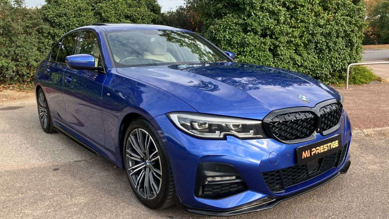 A 2019 BMW 3 SERIES 2.0 330i M Sport Saloon 4dr Petrol Auto Euro 6 (s/s) (258 ps) TECH-PREMIUM- A 2019 BMW 3 SERIES 2.0 330i M Sport Saloon 4dr Petrol Auto Euro 6 (s/s) (258 ps) TECH-PREMIUM-