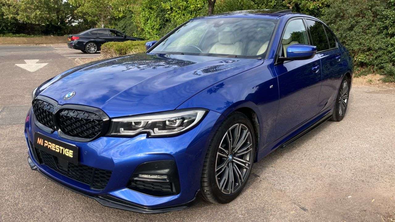 A 2019 BMW 3 SERIES 2.0 330i M Sport Saloon 4dr Petrol Auto Euro 6 (s/s) (258 ps) TECH-PREMIUM- A 2019 BMW 3 SERIES 2.0 330i M Sport Saloon 4dr Petrol Auto Euro 6 (s/s) (258 ps) TECH-PREMIUM-
