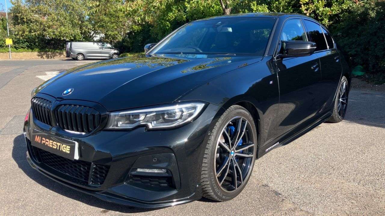 A 2019 BMW 3 SERIES 2.0 330i M Sport Saloon 4dr Petrol Auto Euro 6 (s/s) (258 ps) REVCAM-CARPLA A 2019 BMW 3 SERIES 2.0 330i M Sport Saloon 4dr Petrol Auto Euro 6 (s/s) (258 ps) REVCAM-CARPLA