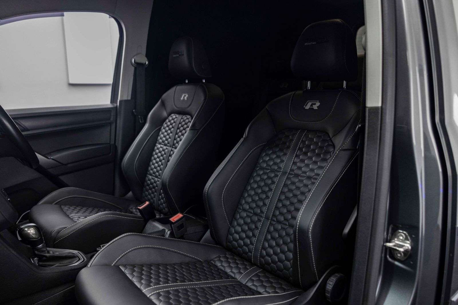 A 2016 VOLKSWAGEN CADDY 2.0 TDI CADDY TMG R C20 BlueMotion Tech Highline Panel Van 5dr Diesel DSG SWB Euro 6 180PS A 2016 VOLKSWAGEN CADDY 2.0 TDI CADDY TMG R C20 BlueMotion Tech Highline Panel Van 5dr Diesel DSG SWB Euro 6 180PS