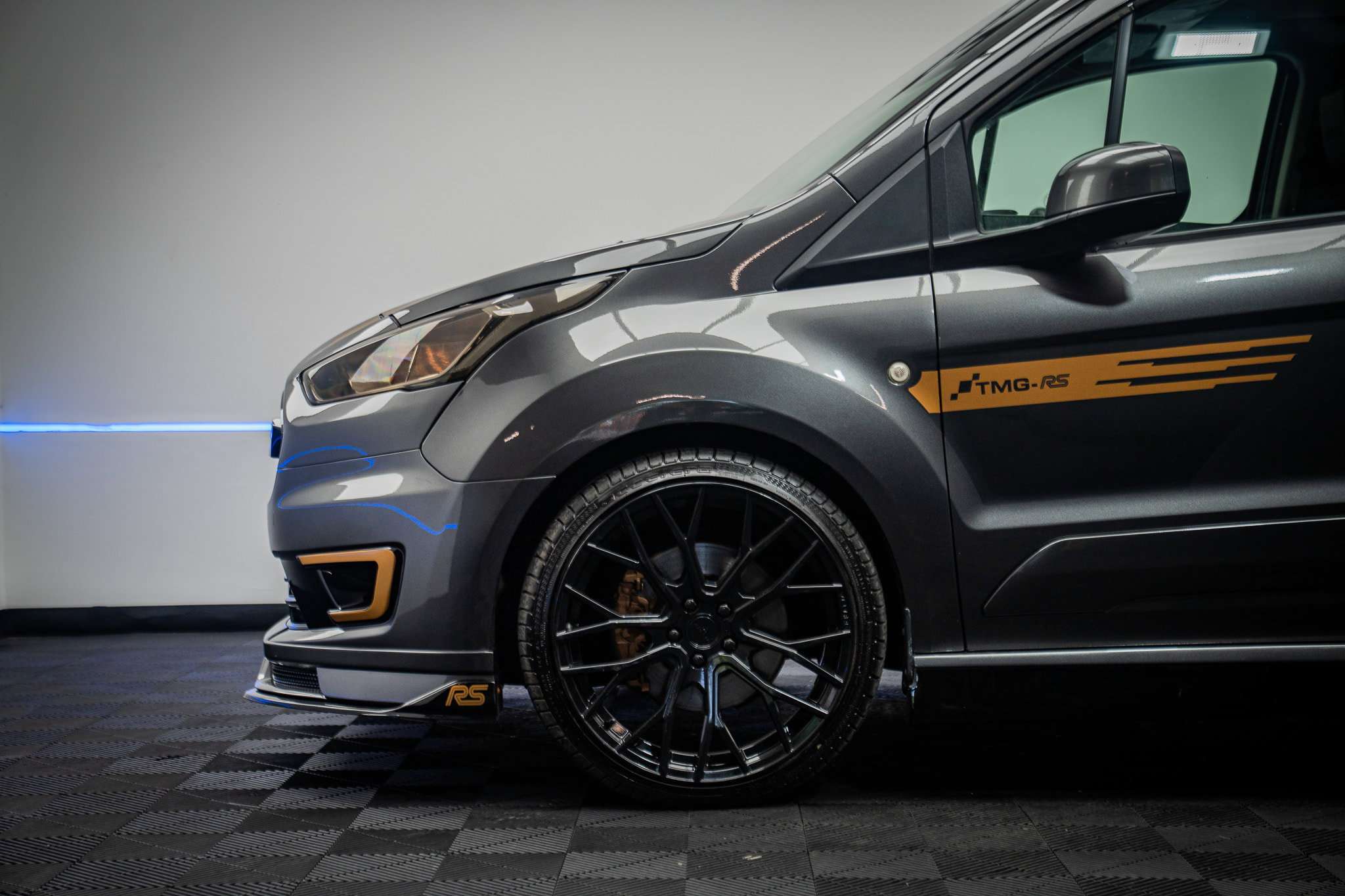 A 2019 FORD TRANSIT CONNECT 1.5 240 EcoBlue Limited Panel Van 5dr Diesel Auto L2 Euro 6 (s/s) (120 ps) A 2019 FORD TRANSIT CONNECT 1.5 240 EcoBlue Limited Panel Van 5dr Diesel Auto L2 Euro 6 (s/s) (120 ps)