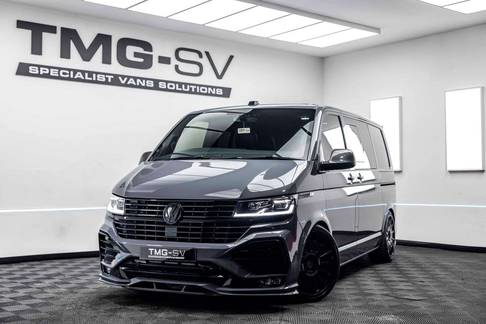 A 2024 VOLKSWAGEN TRANSPORTER 2.0 TDI T32 Highline Kombi Double Cab 5dr Diesel DSG FWD SWB Euro 6 (s/s) (150 ps) A 2024 VOLKSWAGEN TRANSPORTER 2.0 TDI T32 Highline Kombi Double Cab 5dr Diesel DSG FWD SWB Euro 6 (s/s) (150 ps)