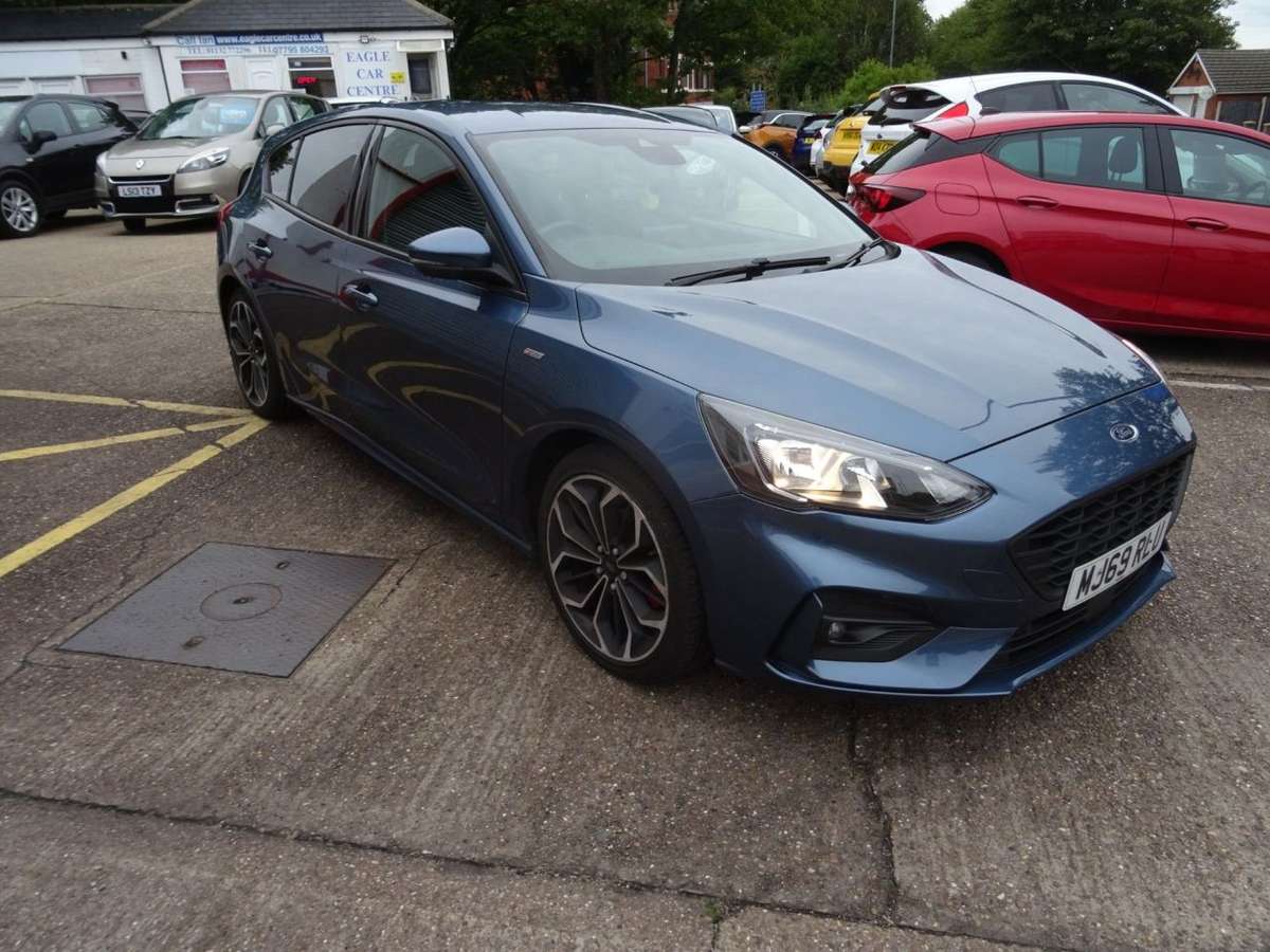 Check out this Ford Focus 2019 Petrol Manual