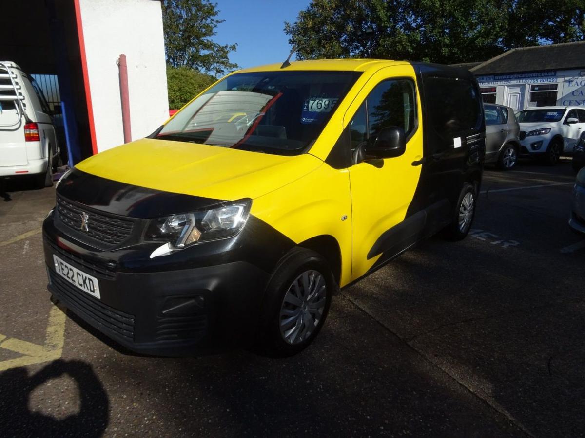 Check out this Peugeot Partner 2022 Diesel Manual