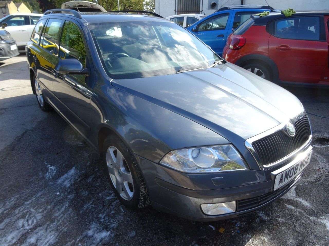 A 2008 SKODA OCTAVIA 2.0 TDI Elegance Estate 5dr Diesel Manual Euro 4 (140 ps) very economicali A 2008 SKODA OCTAVIA 2.0 TDI Elegance Estate 5dr Diesel Manual Euro 4 (140 ps) very economicali