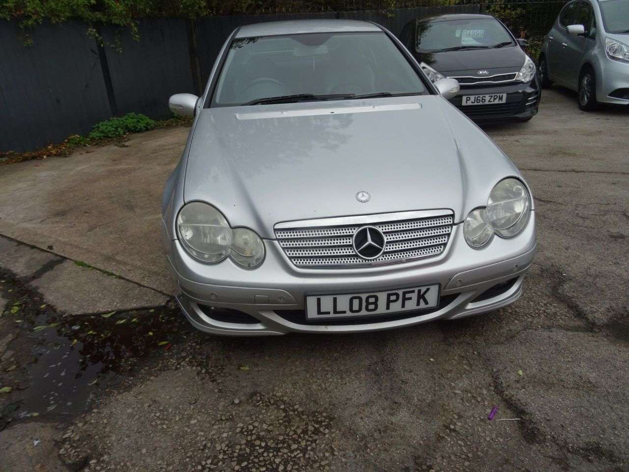 A 2008 MERCEDES-BENZ C-CLASS 2.1 C220 CDI SE Coupe 2dr Diesel Automatic (174 g/km, 143 bhp) FULL SERVICE A 2008 MERCEDES-BENZ C-CLASS 2.1 C220 CDI SE Coupe 2dr Diesel Automatic (174 g/km, 143 bhp) FULL SERVICE
