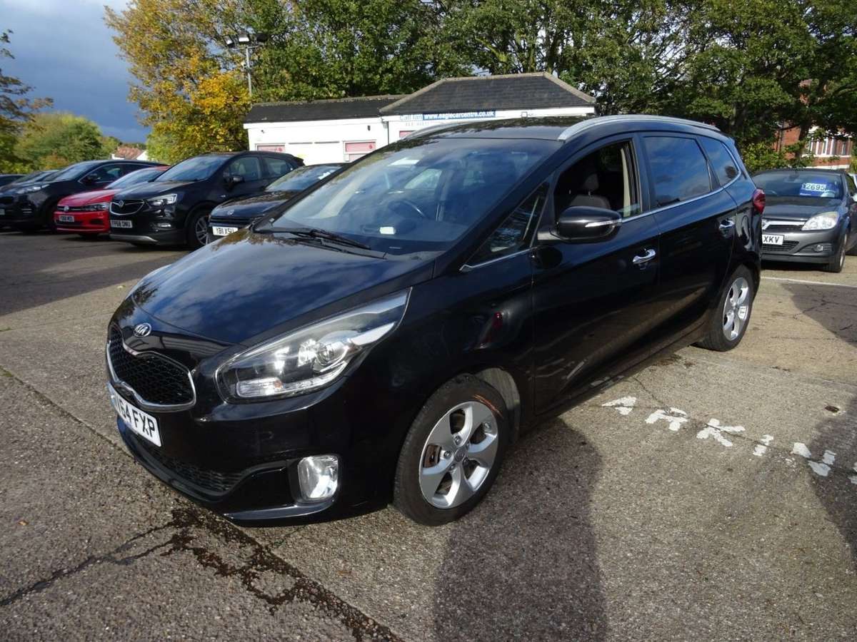 Check out this Kia Carens 2014 Diesel Automatic