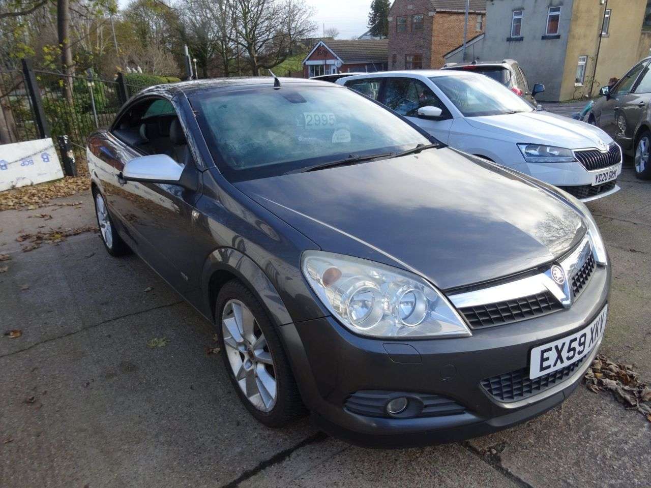 A 2009 VAUXHALL ASTRA 1.8i Design Twin Top 2dr Petrol Manual (185 g/km, 138 bhp) A 2009 VAUXHALL ASTRA 1.8i Design Twin Top 2dr Petrol Manual (185 g/km, 138 bhp)