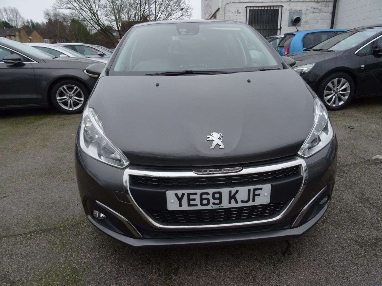 A 2019 PEUGEOT 208 1.2 PureTech Tech Edition Hatchback 5dr Petrol Manual Euro 6 (s/s) (82 ps) A 2019 PEUGEOT 208 1.2 PureTech Tech Edition Hatchback 5dr Petrol Manual Euro 6 (s/s) (82 ps)