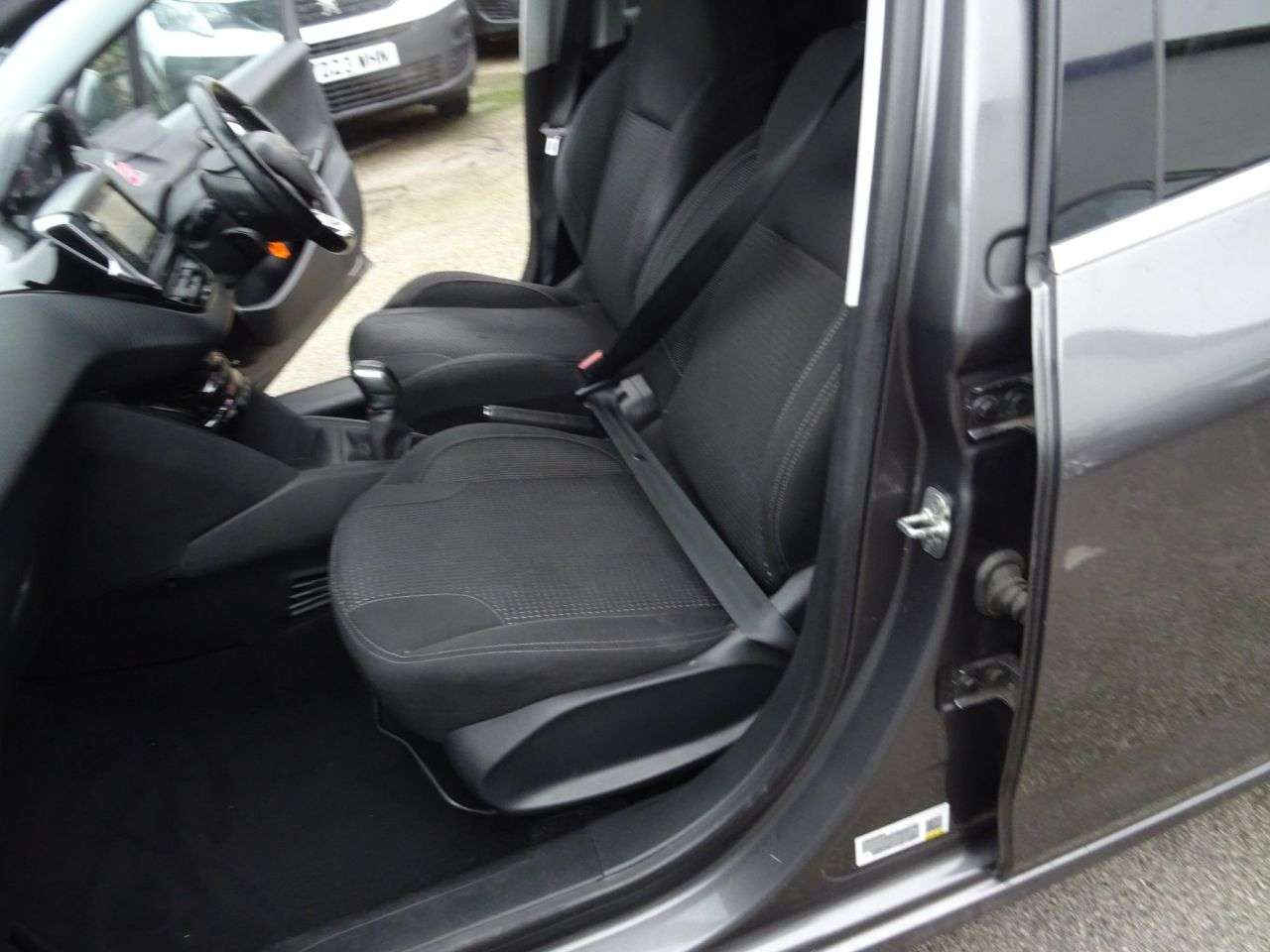 2019 PEUGEOT 208 2019 PEUGEOT 208