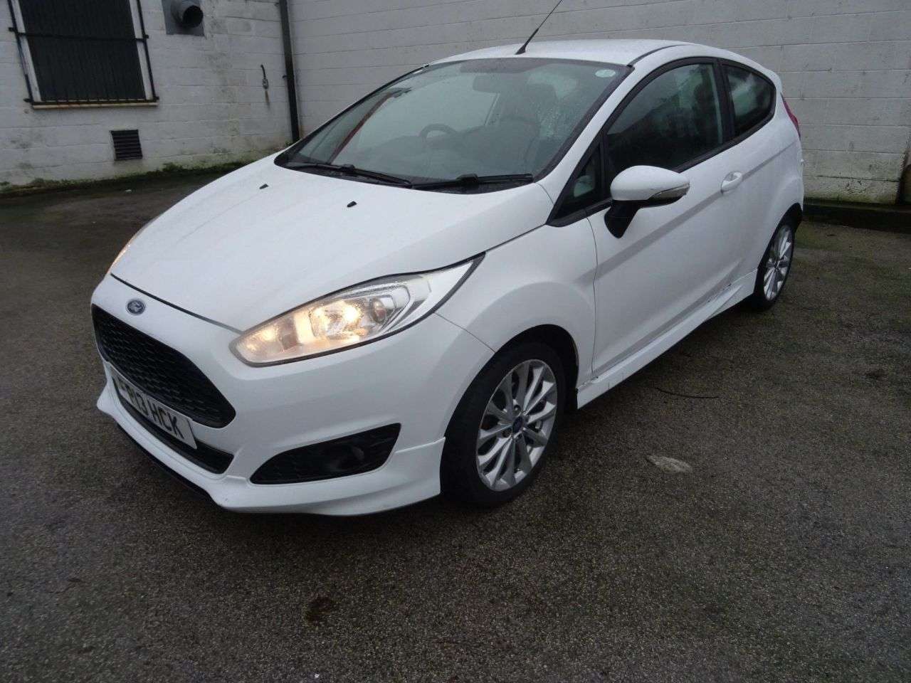 A 2013 FORD FIESTA 1.6 TDCi Zetec S Hatchback 3dr Diesel Manual Euro 5 (95 ps) A 2013 FORD FIESTA 1.6 TDCi Zetec S Hatchback 3dr Diesel Manual Euro 5 (95 ps)