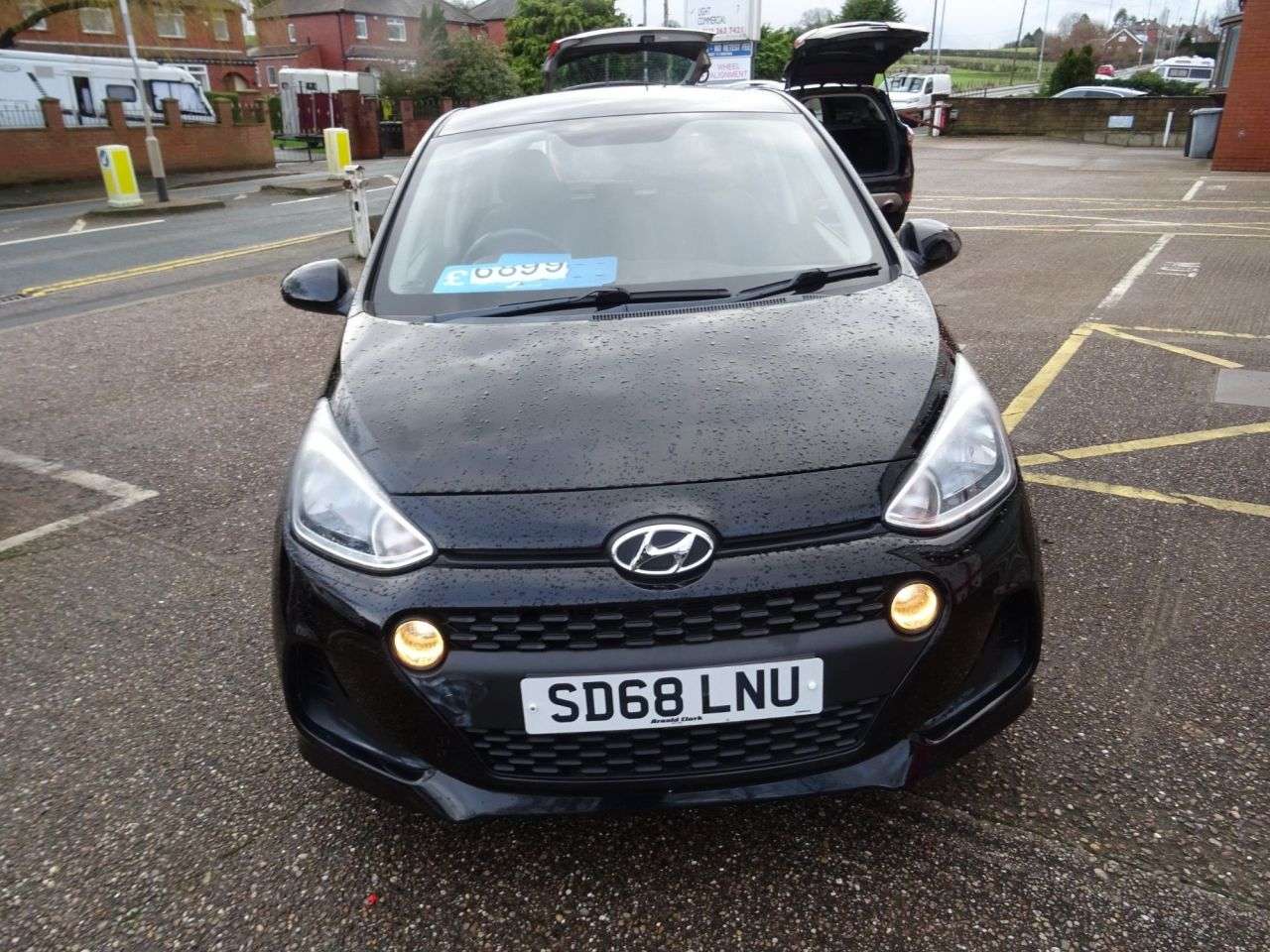 A 2018 HYUNDAI I10 1.0 SE Hatchback 5dr Petrol Manual Euro 6 (67 ps) 1 previous owner A 2018 HYUNDAI I10 1.0 SE Hatchback 5dr Petrol Manual Euro 6 (67 ps) 1 previous owner