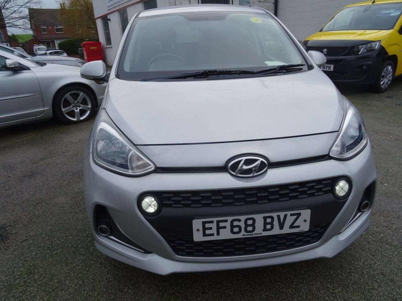 A 2019 HYUNDAI I10 1.0 Premium Hatchback 5dr Petrol Manual Euro 6 (67 ps) A 2019 HYUNDAI I10 1.0 Premium Hatchback 5dr Petrol Manual Euro 6 (67 ps)