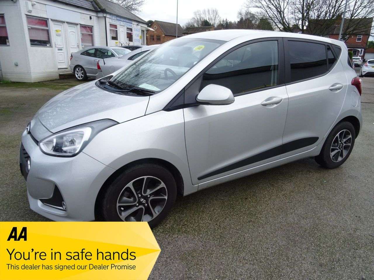 A 2019 HYUNDAI I10 1.0 Premium Hatchback 5dr Petrol Manual Euro 6 (67 ps) A 2019 HYUNDAI I10 1.0 Premium Hatchback 5dr Petrol Manual Euro 6 (67 ps)