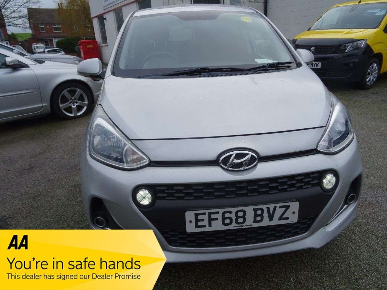 A 2019 HYUNDAI I10 1.0 Premium Hatchback 5dr Petrol Manual Euro 6 (67 ps) A 2019 HYUNDAI I10 1.0 Premium Hatchback 5dr Petrol Manual Euro 6 (67 ps)