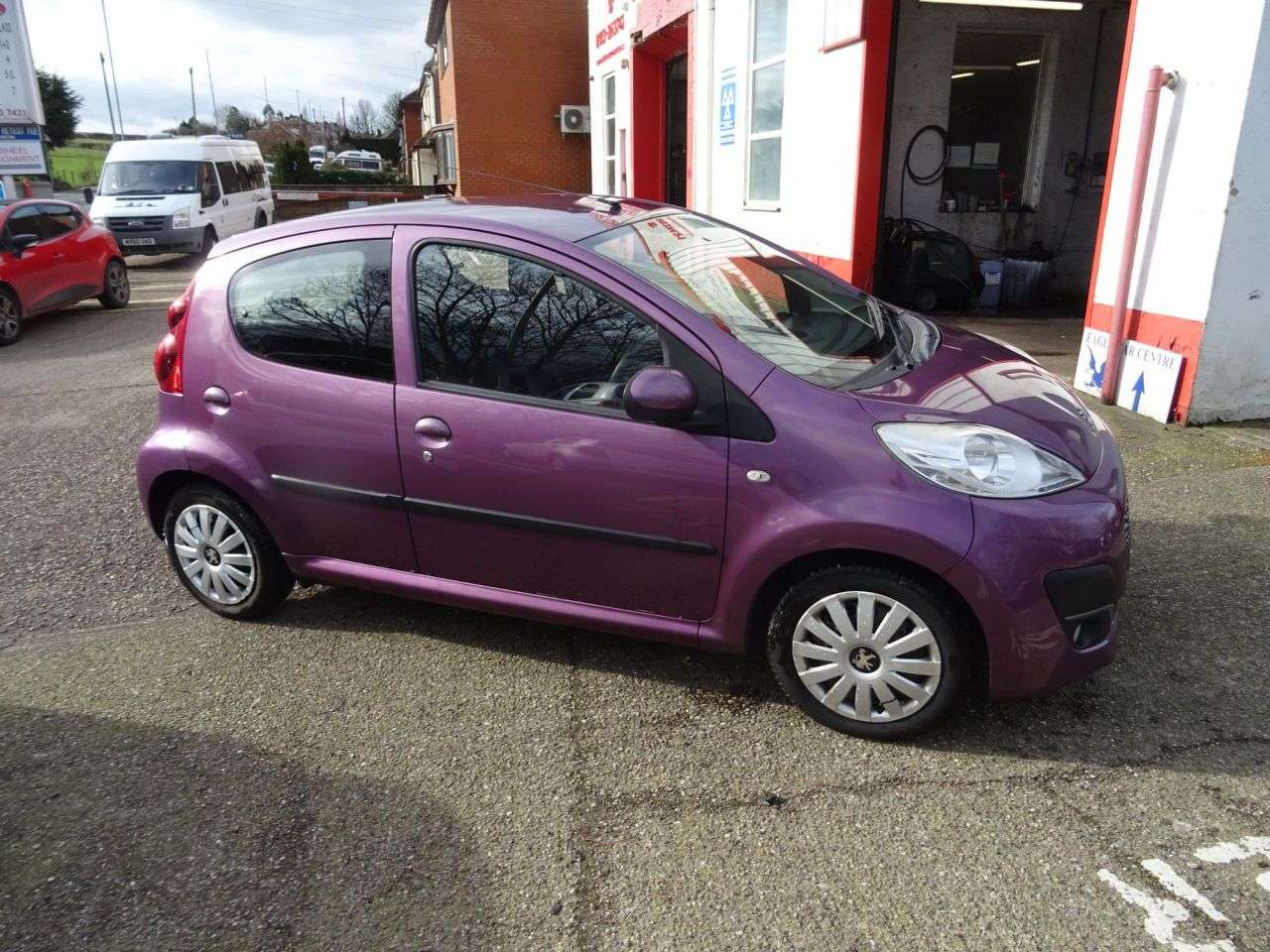 A 2013 PEUGEOT 107 1.0 12V Active Hatchback 5dr Petrol Manual Euro 5 (68 ps) , FULL MOT A 2013 PEUGEOT 107 1.0 12V Active Hatchback 5dr Petrol Manual Euro 5 (68 ps) , FULL MOT