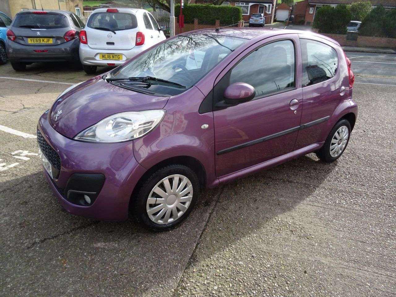 A 2013 PEUGEOT 107 1.0 12V Active Hatchback 5dr Petrol Manual Euro 5 (68 ps) , FULL MOT A 2013 PEUGEOT 107 1.0 12V Active Hatchback 5dr Petrol Manual Euro 5 (68 ps) , FULL MOT