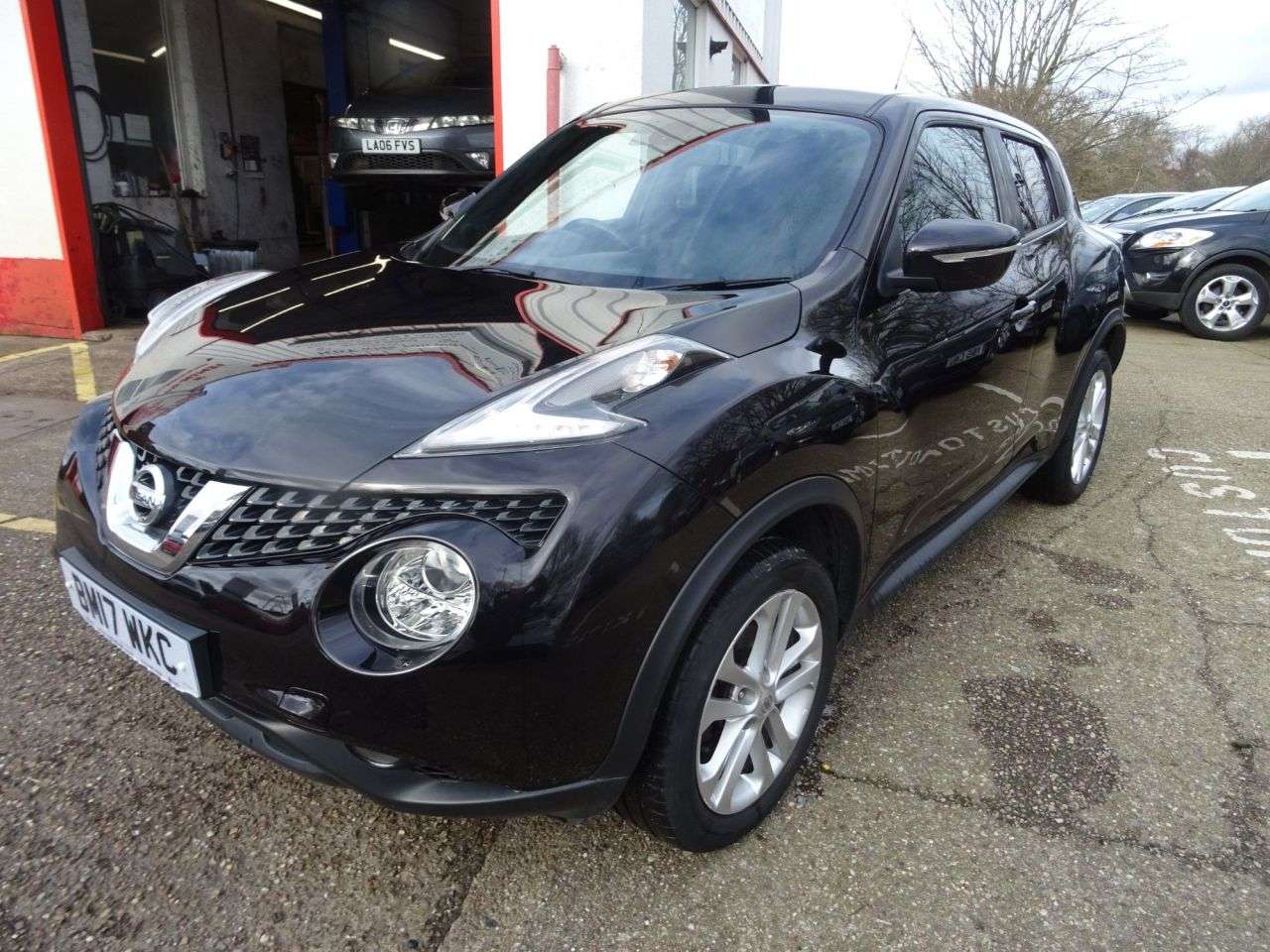 A 2017 NISSAN JUKE 1.2 DIG-T N-Connecta SUV 5dr Petrol Manual Euro 6 (s/s) (115 ps) , BEST COL A 2017 NISSAN JUKE 1.2 DIG-T N-Connecta SUV 5dr Petrol Manual Euro 6 (s/s) (115 ps) , BEST COL