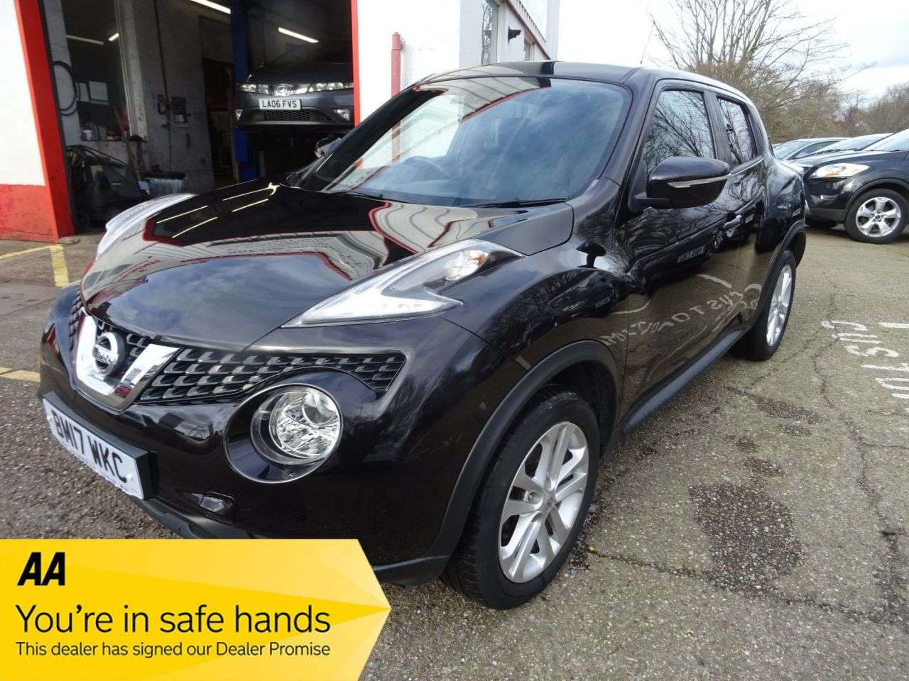 A 2017 NISSAN JUKE 1.2 DIG-T N-Connecta SUV 5dr Petrol Manual Euro 6 (s/s) (115 ps) , BEST COL A 2017 NISSAN JUKE 1.2 DIG-T N-Connecta SUV 5dr Petrol Manual Euro 6 (s/s) (115 ps) , BEST COL