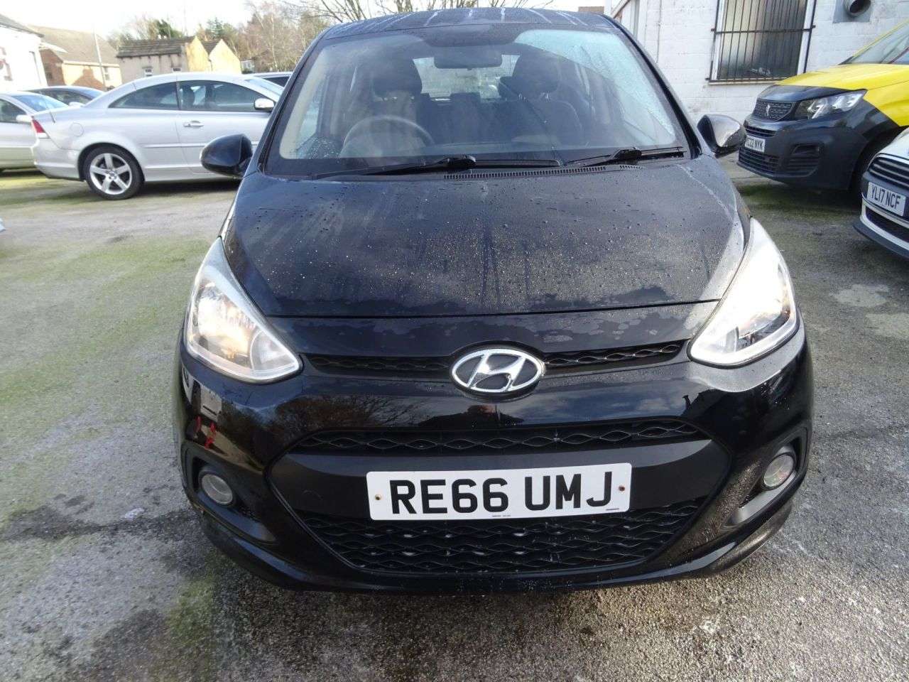 A 2016 HYUNDAI I10 1.0 S Hatchback 5dr Petrol Manual Euro 5 (66 ps) A 2016 HYUNDAI I10 1.0 S Hatchback 5dr Petrol Manual Euro 5 (66 ps)