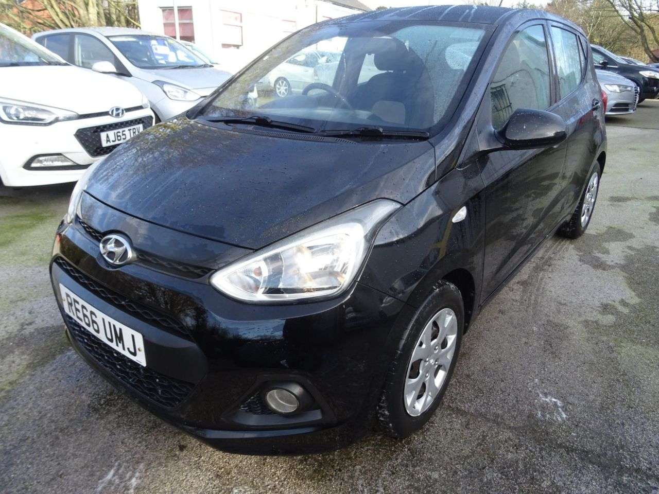 A 2016 HYUNDAI I10 1.0 S Hatchback 5dr Petrol Manual Euro 5 (66 ps) A 2016 HYUNDAI I10 1.0 S Hatchback 5dr Petrol Manual Euro 5 (66 ps)