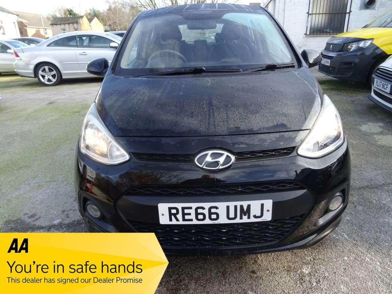 A 2016 HYUNDAI I10 1.0 S Hatchback 5dr Petrol Manual Euro 5 (66 ps) A 2016 HYUNDAI I10 1.0 S Hatchback 5dr Petrol Manual Euro 5 (66 ps)