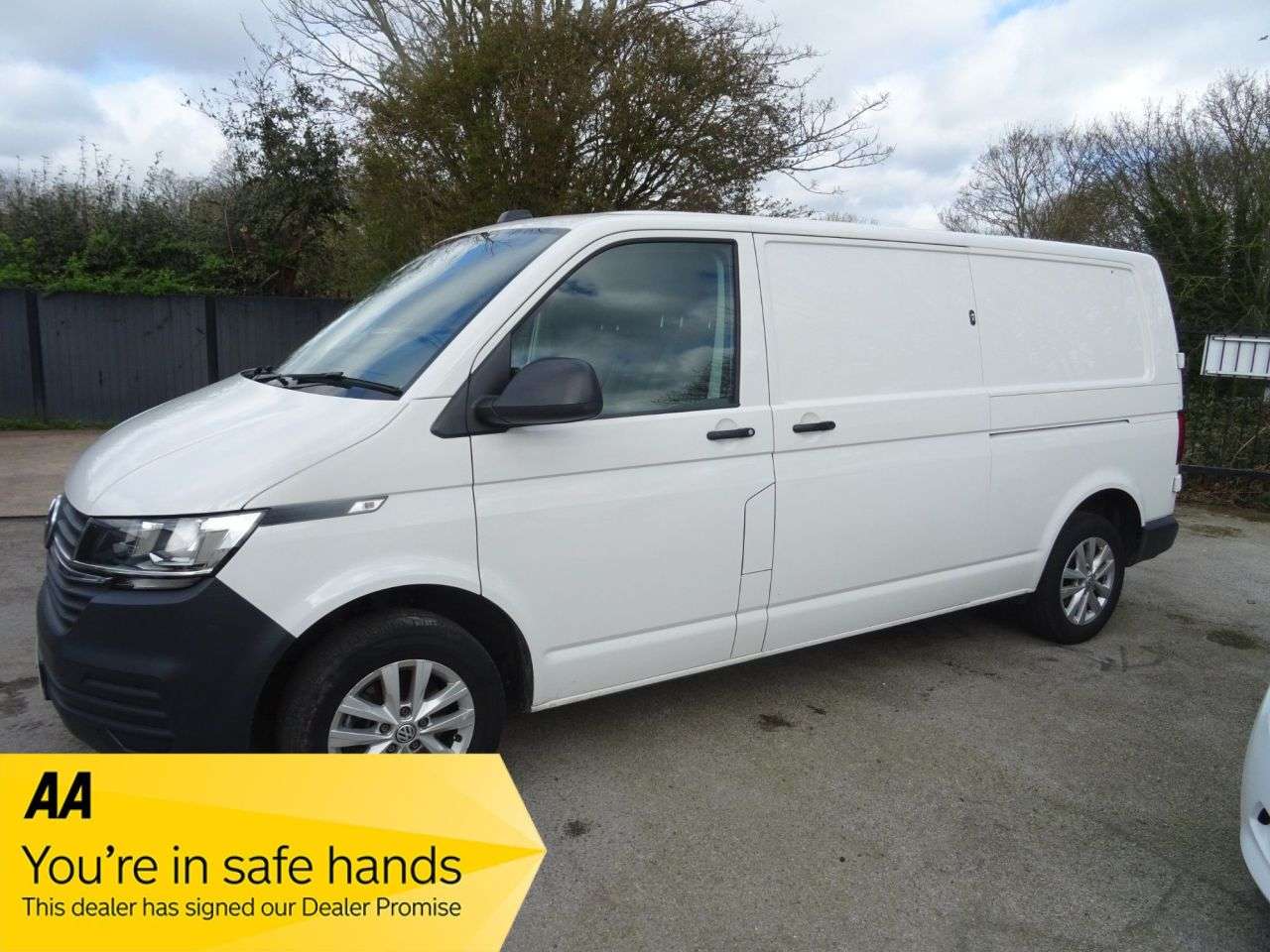 A 2022 VOLKSWAGEN TRANSPORTER 2.0 TDI T30 Startline Panel Van 5dr Diesel Manual FWD LWB Euro 6 (s/s) (110 A 2022 VOLKSWAGEN TRANSPORTER 2.0 TDI T30 Startline Panel Van 5dr Diesel Manual FWD LWB Euro 6 (s/s) (110