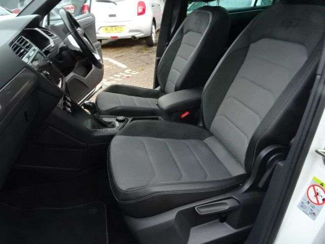 2018 VOLKSWAGEN TIGUAN 2018 VOLKSWAGEN TIGUAN