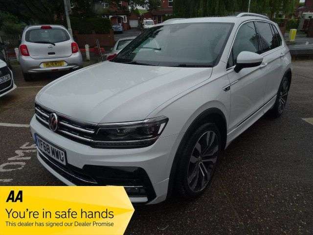 A 2018 VOLKSWAGEN TIGUAN 2.0 TDI R-Line SUV 5dr Diesel DSG 4Motion Euro 6 (s/s) (150 ps) ,FULL SERVI A 2018 VOLKSWAGEN TIGUAN 2.0 TDI R-Line SUV 5dr Diesel DSG 4Motion Euro 6 (s/s) (150 ps) ,FULL SERVI