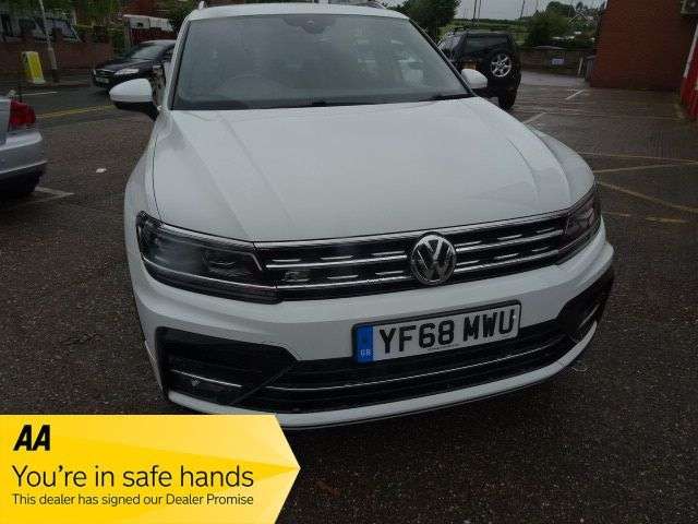 A 2018 VOLKSWAGEN TIGUAN 2.0 TDI R-Line SUV 5dr Diesel DSG 4Motion Euro 6 (s/s) (150 ps) ,FULL SERVI A 2018 VOLKSWAGEN TIGUAN 2.0 TDI R-Line SUV 5dr Diesel DSG 4Motion Euro 6 (s/s) (150 ps) ,FULL SERVI