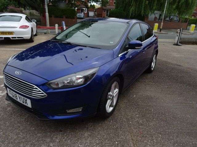A 2018 FORD FOCUS 1.0T EcoBoost Zetec Edition Hatchback 5dr Petrol Manual Euro 6 (s/s) (125 p A 2018 FORD FOCUS 1.0T EcoBoost Zetec Edition Hatchback 5dr Petrol Manual Euro 6 (s/s) (125 p