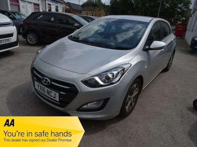 A 2016 HYUNDAI I30 1.4 Blue Drive SE Hatchback 5dr Petrol Manual Euro 6 (s/s) (100 ps) FULL HI A 2016 HYUNDAI I30 1.4 Blue Drive SE Hatchback 5dr Petrol Manual Euro 6 (s/s) (100 ps) FULL HI