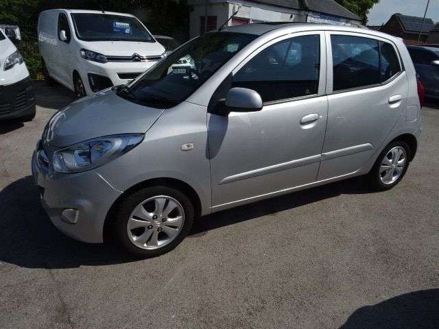 A 2012 HYUNDAI I10 1.2 Style Hatchback 5dr Petrol Manual Euro 5 (85 bhp) FULL MAIN DEALER HIST A 2012 HYUNDAI I10 1.2 Style Hatchback 5dr Petrol Manual Euro 5 (85 bhp) FULL MAIN DEALER HIST